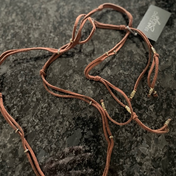 Sparkling Sage Leather Necklace with Rose Quartz Stone - Picture 2 of 15